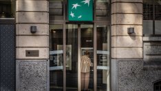 Печалбата на BNP Paribas се свива, но все пак отговори на очакванията