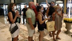 Великобритания рискува с вдигането на коронавирусната блокада