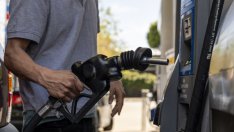 Скъпият бензин засегна продажбите на дребно в САЩ 