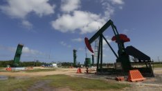 Съмненията за сделка в рамките на ОПЕК отново натежават на цените на петрола