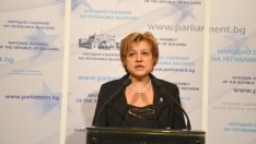 Менда Стоянова: Предложението за 300 лв. минимална пенсия променя целия модел