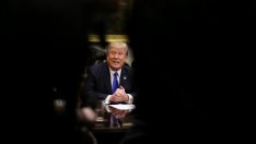 Твърдият републикански електорат подкрепя действията на Тръмп