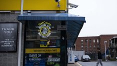 Биткойнът се готви за първо месечно поевтиняване за годината