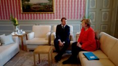 Меркел и Макрон постигнаха споразумение за подсилването на еврозоната