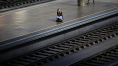 Производствената активност в еврозоната пада за седми пореден месец