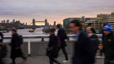 Ръстът на заплатите във Великобритания се ускорява до петмесечен връх