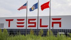 Tesla настройва служителите си за увеличаване на производството