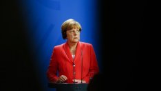 Меркел: Германците трябва по-добре да разберат историята си