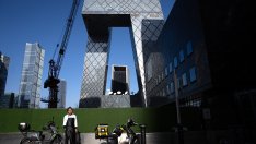 Дефлацията в китайските фабрики отслабва, но не достатъчно