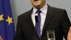 Радев: Скандалите са в правителството, те са много и унищожителни