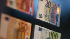 Еврото губи позиции в очакване на срещата на ЕЦБ