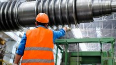 Промишленото производство в България се свива за шести пореден месец през март