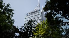 Големите банки в Китай започват маневри в очакване на американските санкции