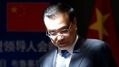 Ли Къцян защити глобализацията, но предупреди за нарастващ геополитически риск