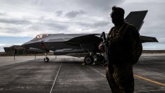 НАТО едва ли ще тръгне веднага силово