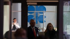 ОПЕК+ договори съкращаване на добива с 2 млн. барела на ден