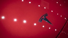 Model 3 на Tesla оглавява пазара на електромобили в Германия през ноември