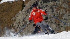 Михаел Шумахер остава в критично състояние