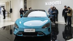 Голямото търсене на първия електромобил на Xiaomi тласна нагоре цената на акциите ѝ