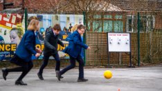 Взаимодействието отрано между бедни и богати стимулира социалната мобилност