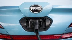 Мексико спира стимулите за китайските електромобили заради натиска от САЩ