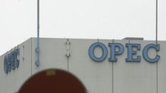 Цената на петрола се покачва в очакване на ключови енергийни доклади