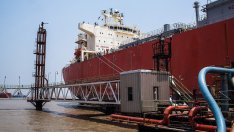 "Газпром" купува дела на Shell в "Сахалин-2" за 1 млрд. долара