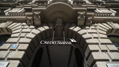 Втората по големина банка в Швейцария се нуждае от милиарди и нова стратегия 