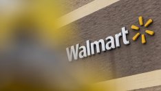 Walmart очаква по-слаб спад на годишната си печалба