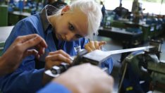 Глобалното икономическо забавяне може да спре напредъка в младежката безработица