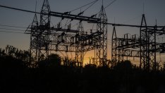 Електроразпределителната мрежа на САЩ устоява на горещините…засега