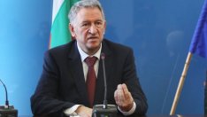 КПКОНПИ проверява здравното министерство заради тестовете за ученици