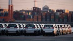 Производството и продажбите на Toyota се свиват през октомври