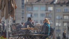 Заетостта в България се връща към предпандемичните си нива в края на 2022 г.