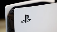 Sony повиши прогнозата си, подкрепена от слабата йена и търсенето на PlayStation