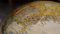 ОИСР подобри прогнозите си за глобалния икономически растеж тази година