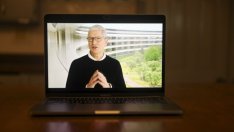 Въпреки пандемията възнаграждението на Тим Кук нарасна през 2020 г.