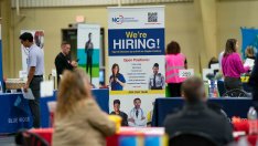 Свободните работни места в САЩ неочаквано са нараснали през април