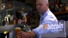 Биткойн продължава да покорява нови рекорди над 2100 долара