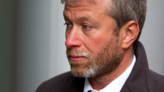 Абрамович атакува европейските санкции в съда