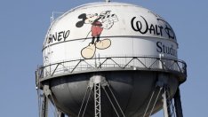 Тематичните паркове и фен артикулите позлатиха отчета на Walt Disney