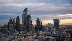 Инфлацията в магазините във Великобритания се ускорява до близо двугодишен връх