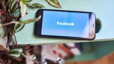 Ройтерс ще помага на Facebook да засича фалшиви новини