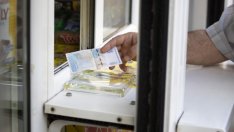 В края на 2019 г. средната заплата в страната стига 1313 лева