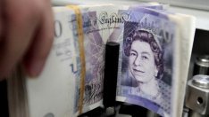 Паундът се обезцени до 11-месечно дъно спрямо долара и йената