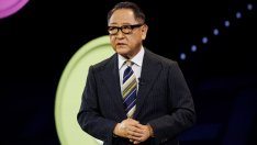 Акио Тойода предлага рекордно изкупуване на компанията, от която произхожда Toyota