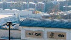 Битката за Warner Bros. преобръща Холивуд с главата надолу