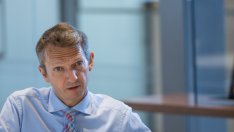 АЦБ рискува да тласне Великобритания към по-дълбока рецесия