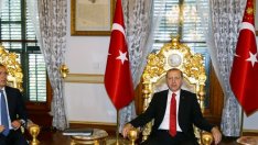 Ахмет Давутоглу: Ердоган тегли Турция далеч от Европа