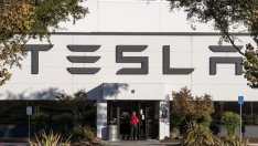 Акциите на Tesla се готвят за най-голямото двудневно поевтиняване от 14 месеца